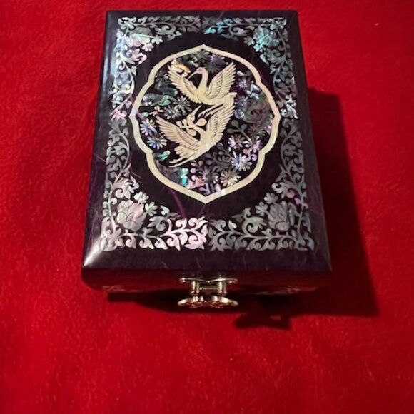 Korean Mother of Pearl Music Jewelry Box – Crane Design, Lacquered Purple Inlay - Picture 1 of 6